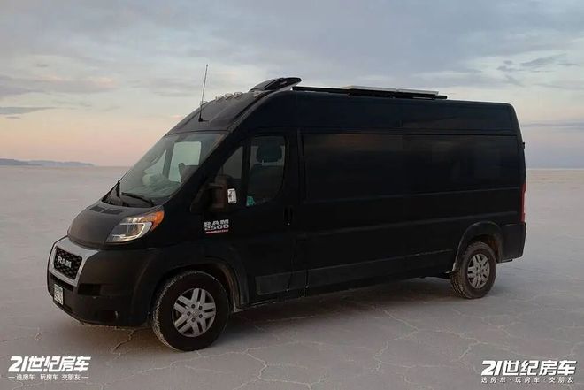 am Promaster露营车把舒适感拉满了不朽情缘游戏网站登录四面环窗仰望星空!这辆R(图2) am Promaster露营车把舒适感拉满了不朽情缘游戏网站登录四面环窗仰望星空!这辆R(图2)